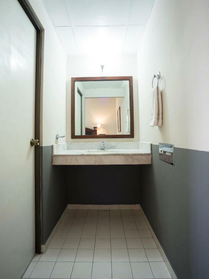 Capital O 88 Inn San Nicolás de los Garzas Extérieur photo